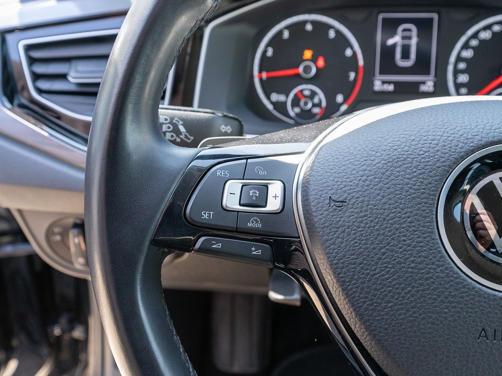 Volkswagen Polo Highline 1,0 TSI DSG - Samsaru's Car Outlet