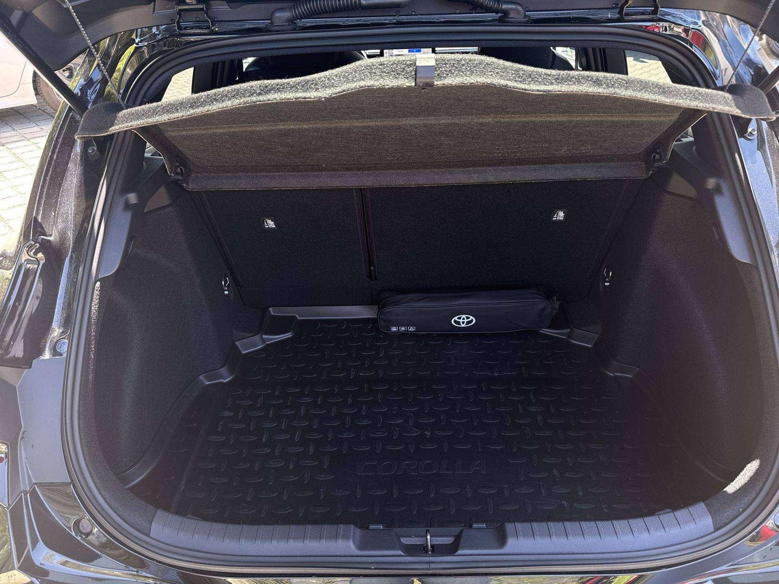 Toyota Corolla Hybrid Teamplayer /Navi/Shz/Rfk/DigiCo/T