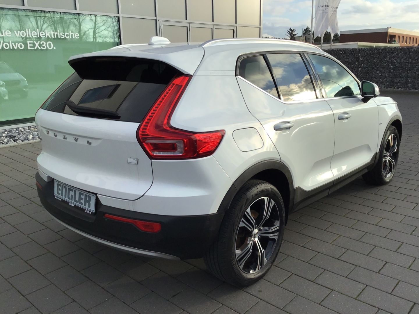 Volvo XC40 T4 Inscription Recharge - Samsaru's Car Outlet