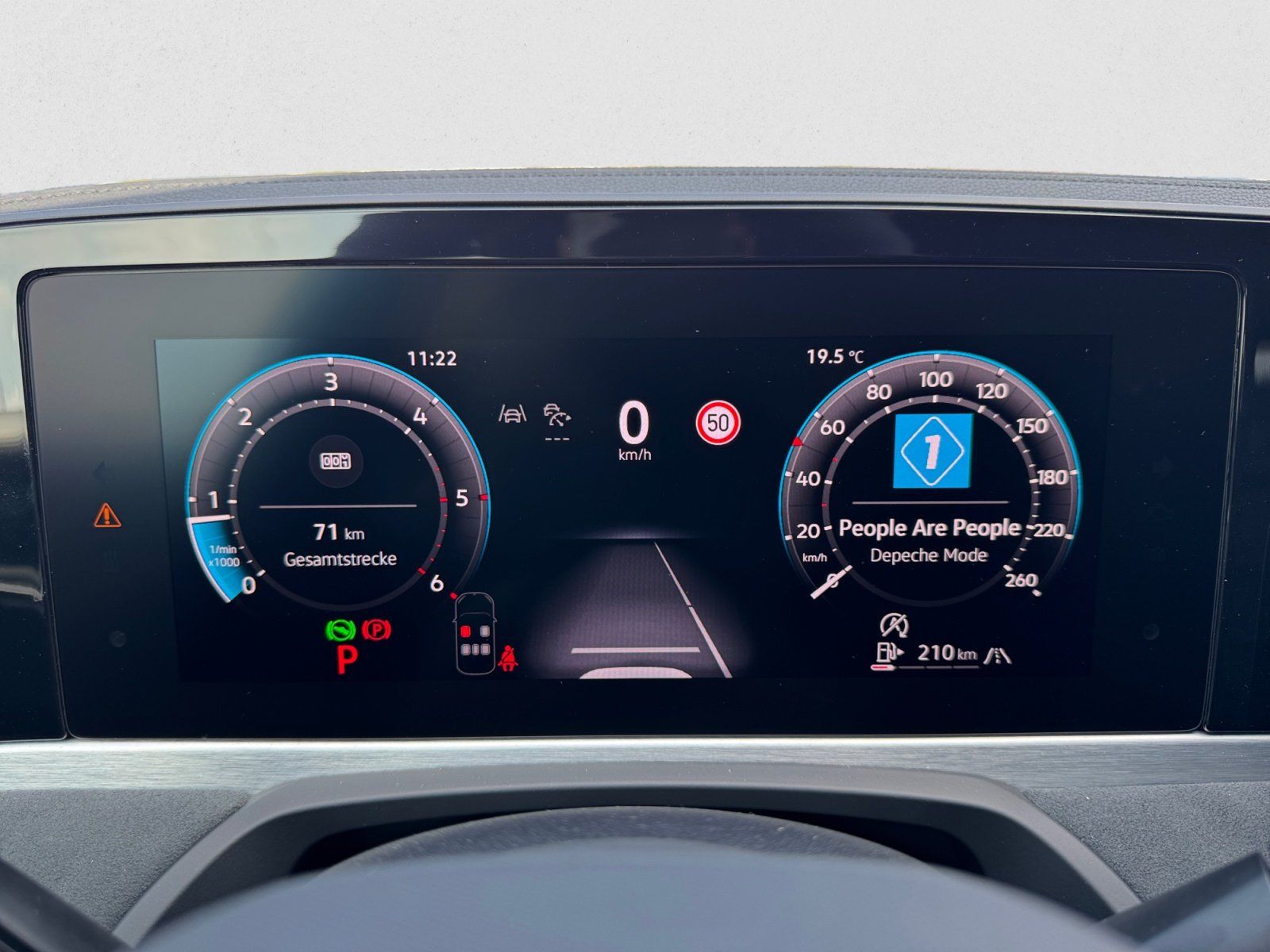 Volkswagen Passat Variant R-Line TDI DSG 4Motion|AHK|NAVI|A