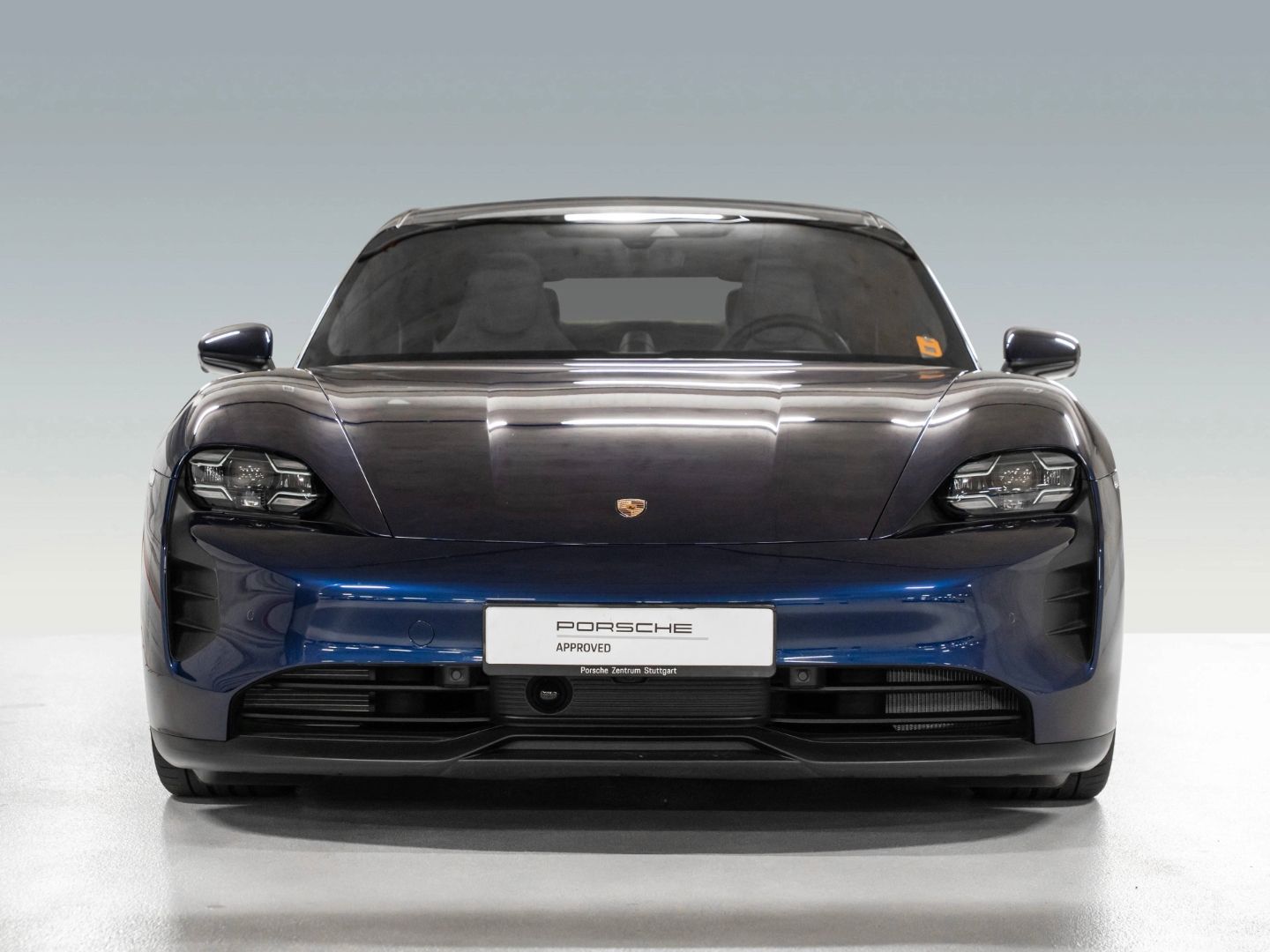 Porsche Taycan GTS InnoDrive Burmester Beifahrerdisplay