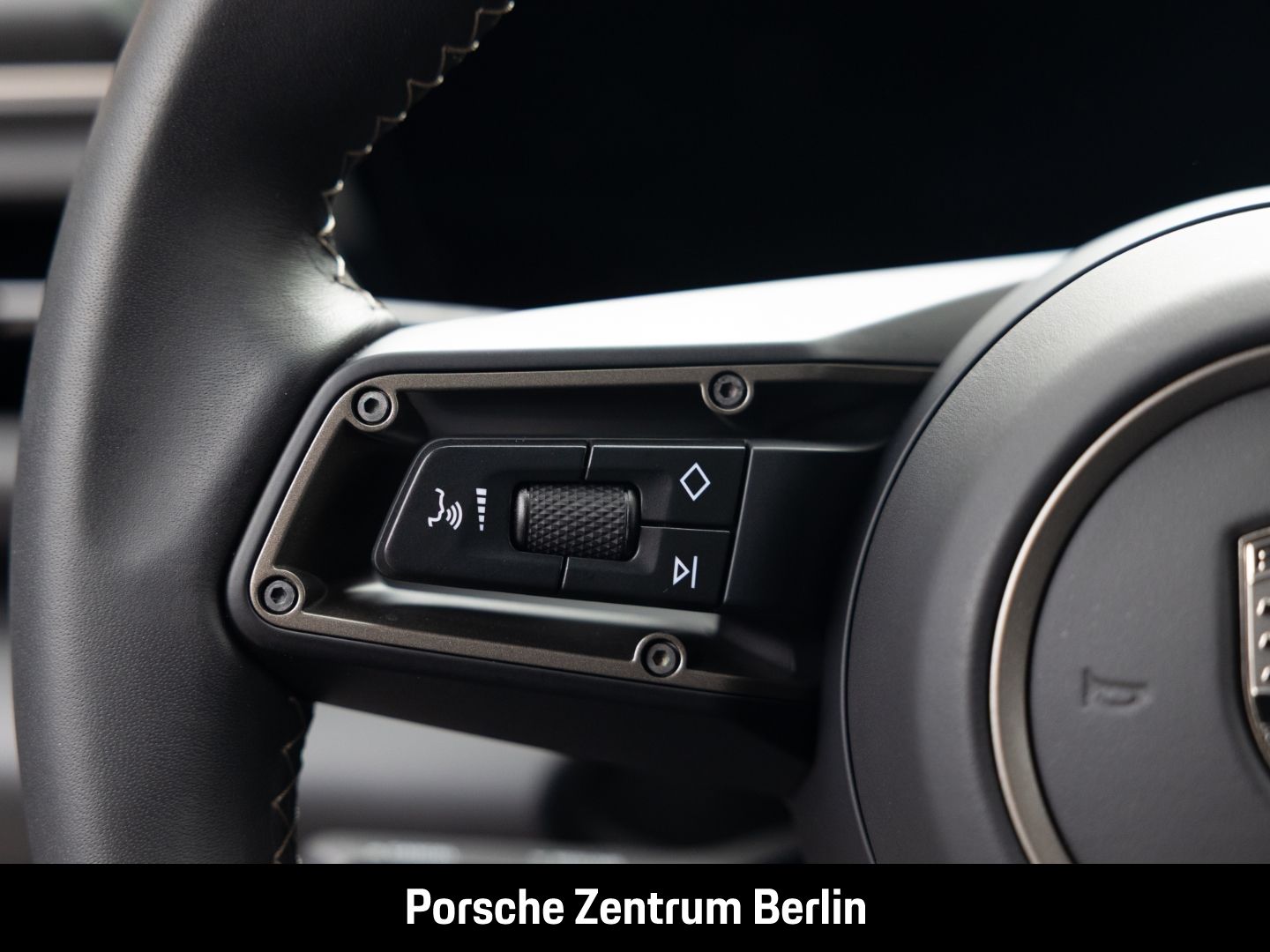 Porsche Macan Turbo HA-Lenkung Surround View 21-Zoll