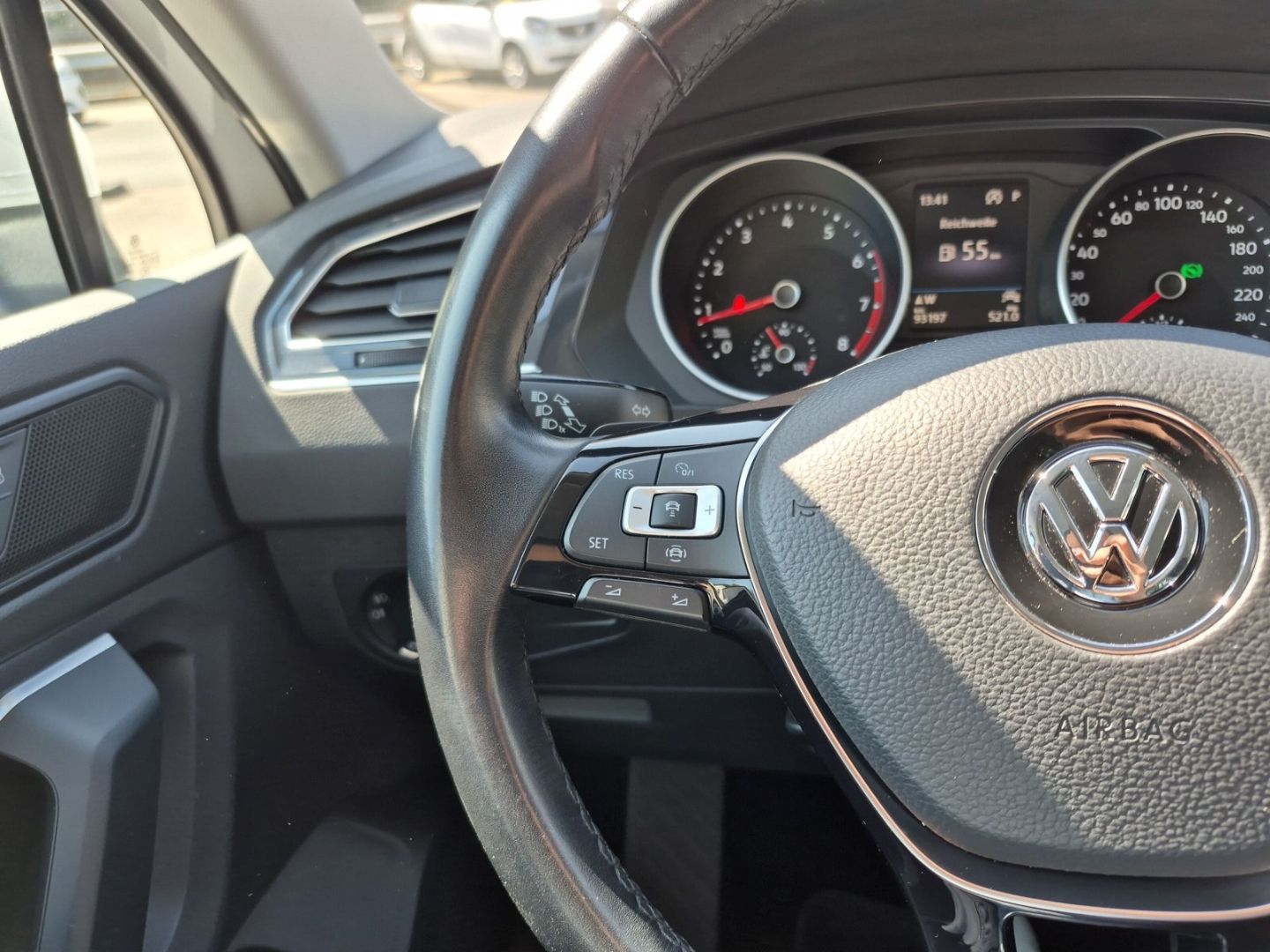 Volkswagen Tiguan 2.0 R-Line 4Motion - Samsaru's Car Outlet