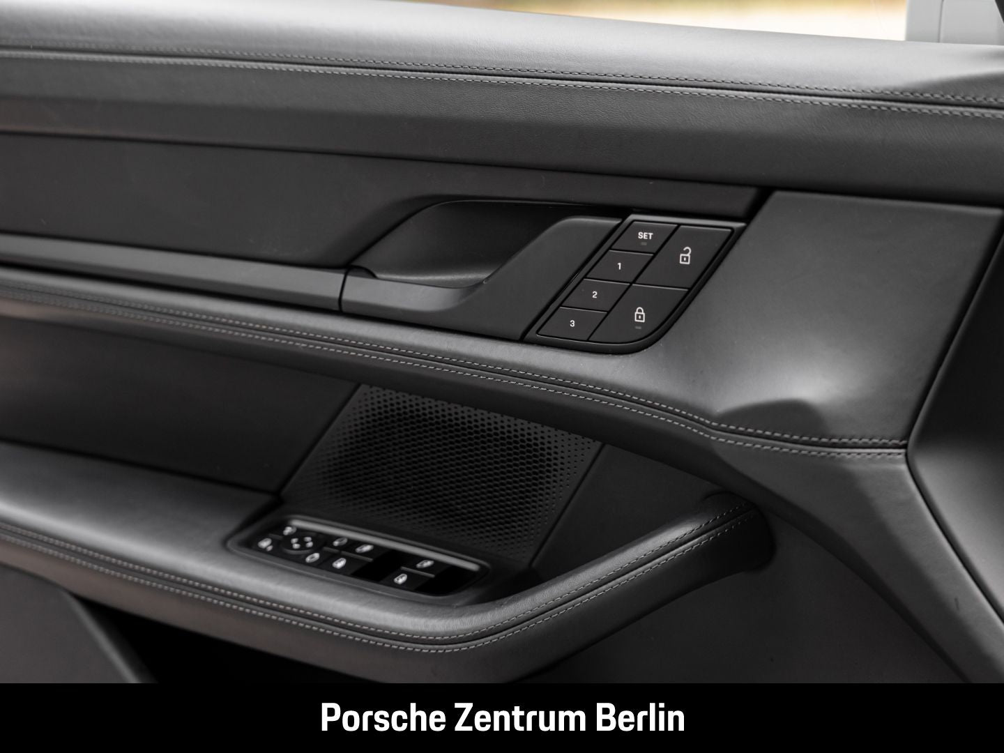 Porsche Taycan Turbo Sport Turismo Burmester Panorama