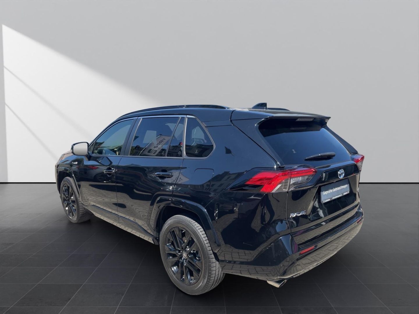 Toyota RAV 4 2.5 Hybrid 4x4 Black Edition - Samsaru's Car Outlet