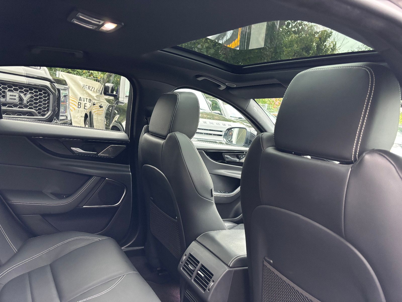 Jaguar XE R-Dynamic Black/360''KAM/PANO/EXCLUSIV/MERIDI