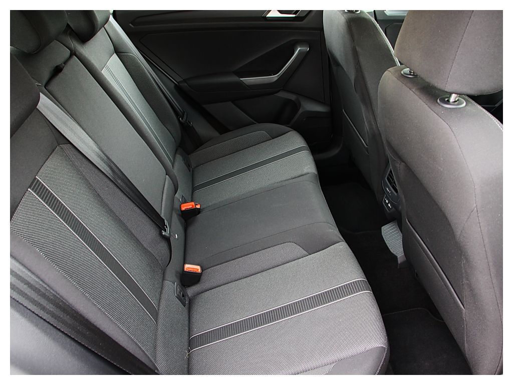 Volkswagen T-ROC Life DSG - Samsaru's Car Outlet