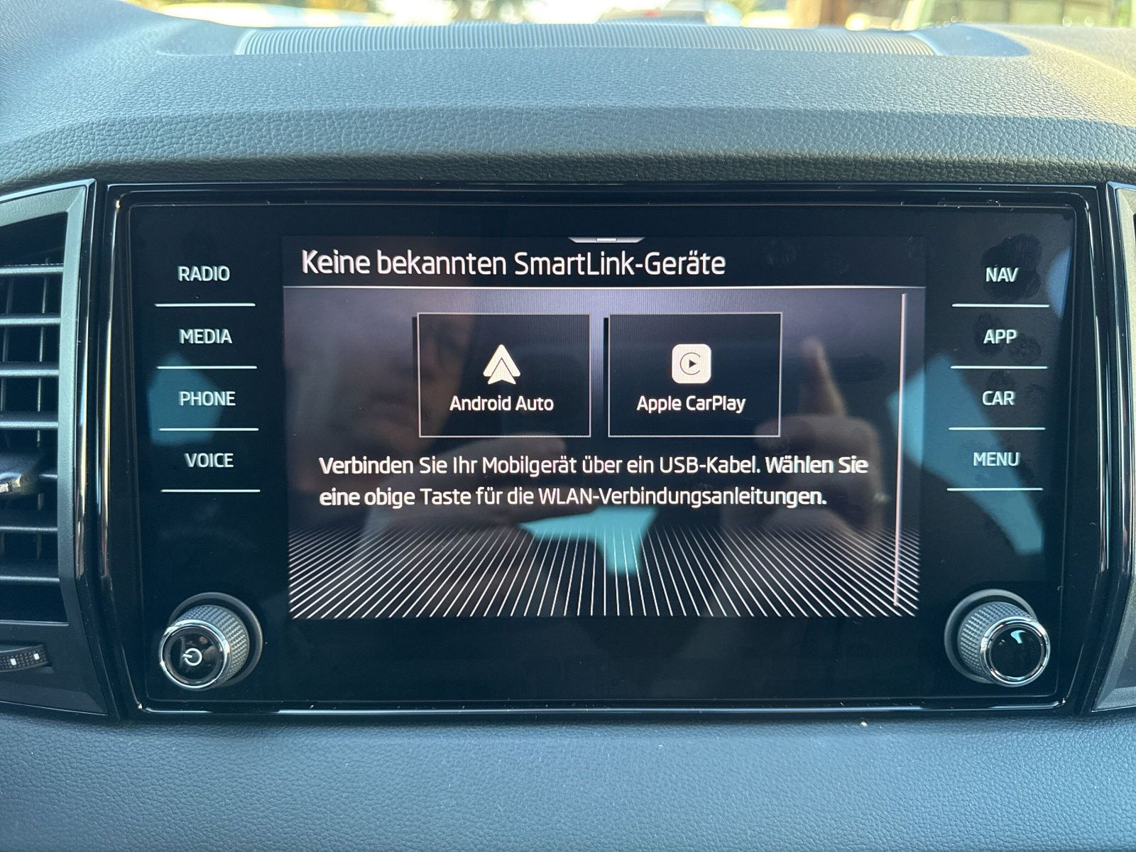Skoda Karoq Sportline 4x4TDI AHK LED Matrix Gar. 360 G