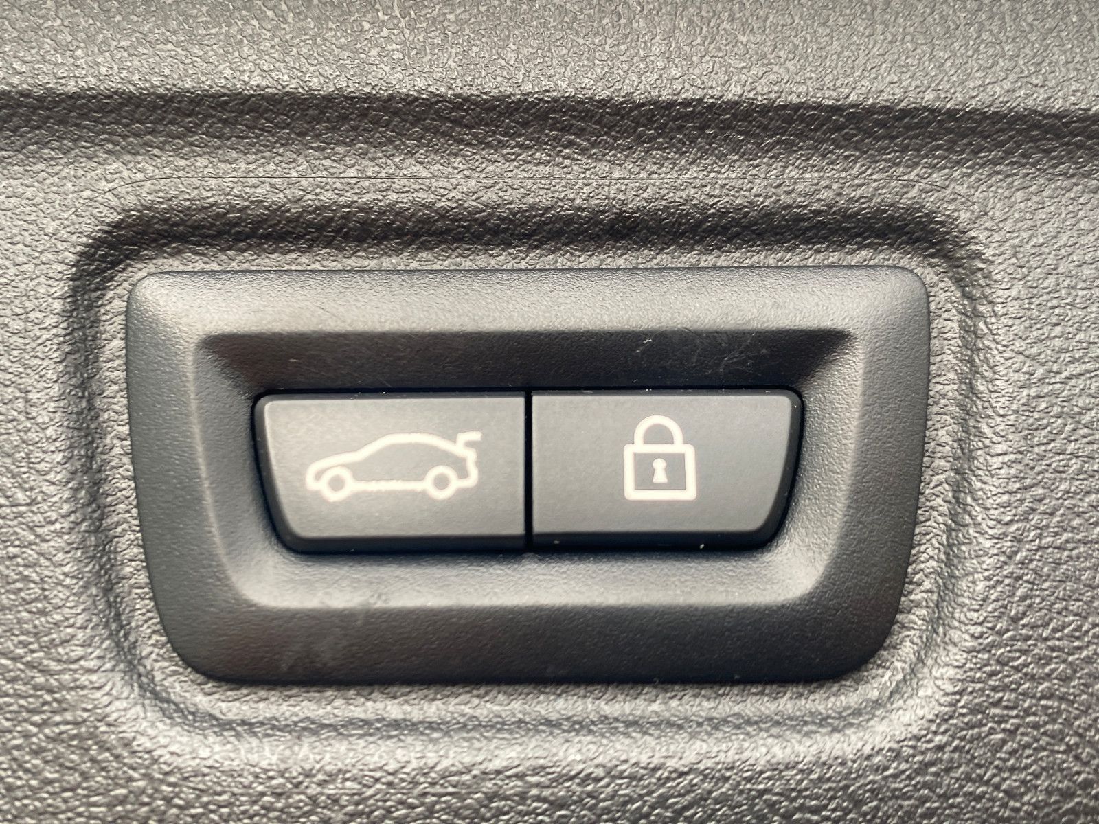 BMW 320 d x M Sport - Samsaru's Car Outlet