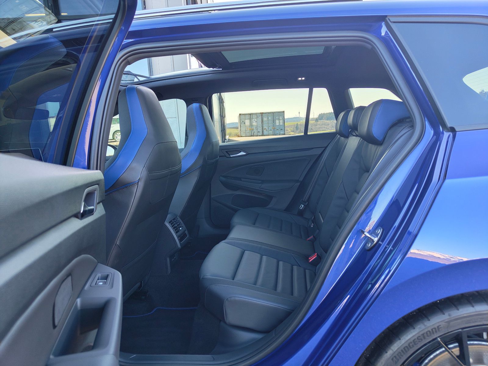 Volkswagen Golf R Variant 2.0 TSI 333 PS Black Style/4M/AHK