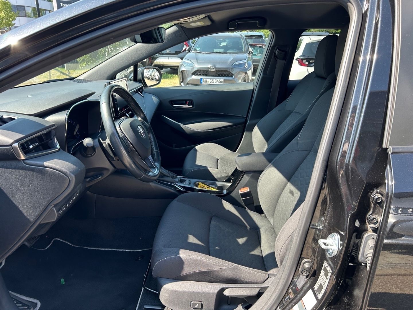 Toyota Corolla Touring Sports 2.0l Hybrid - Samsaru's Car Outlet