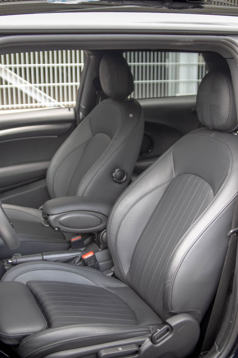 MINI Cooper *Yours Trim* - Samsaru's Car Outlet