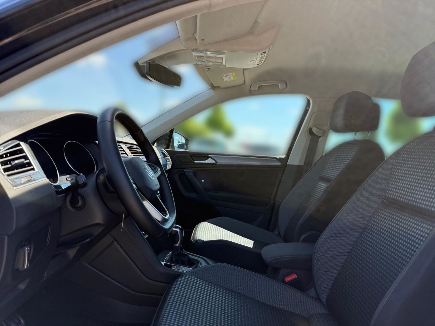 Volkswagen Tiguan Active 1.5 TSI - Samsaru's Car Outlet