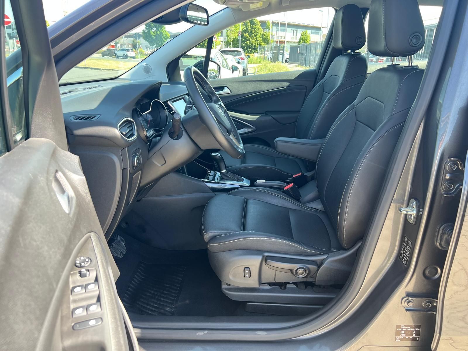 Opel Crossland 1.5 D Elegance - Samsaru's Car Outlet