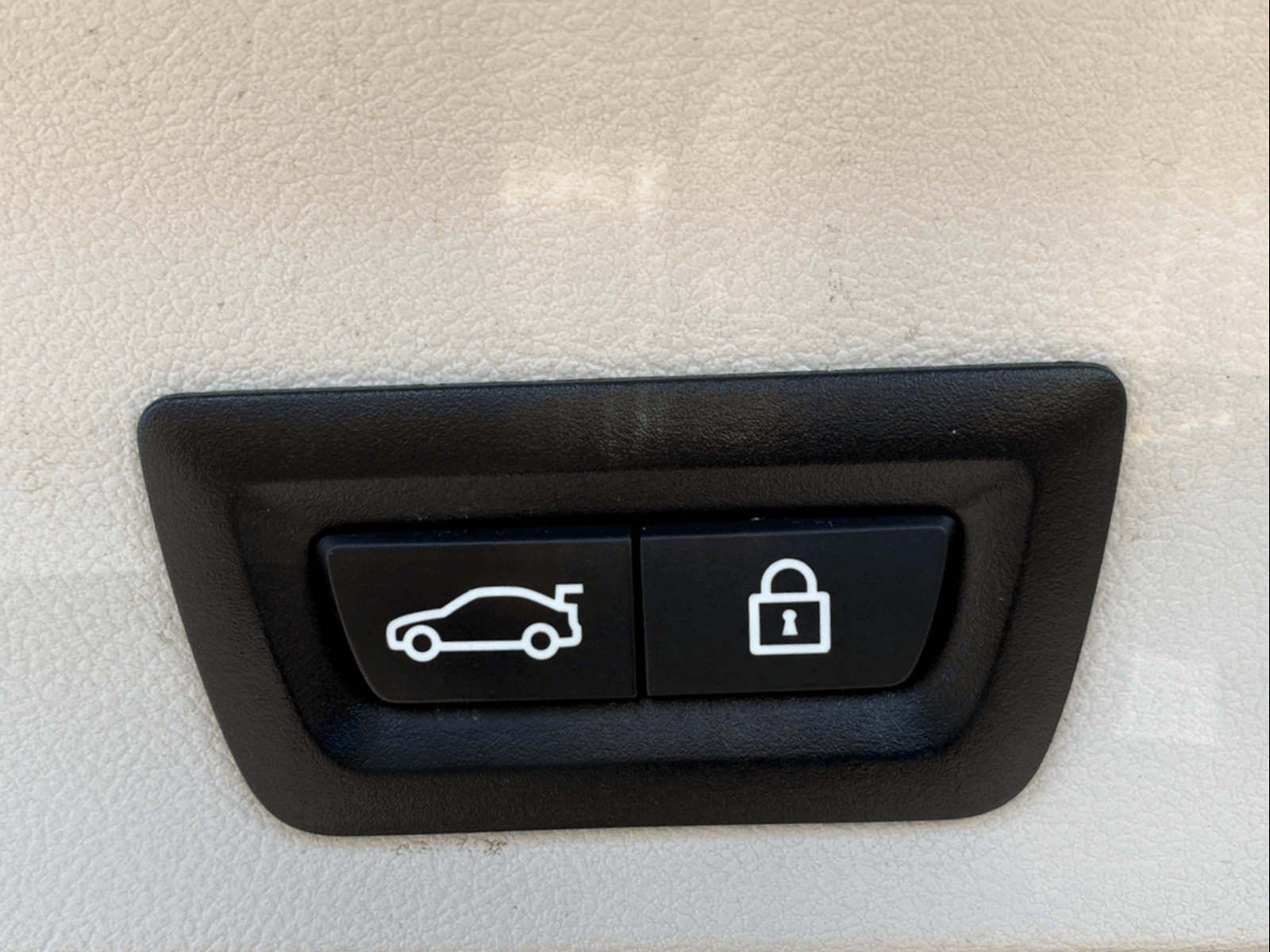 BMW X3 xDrive20i - Samsaru's Car Outlet