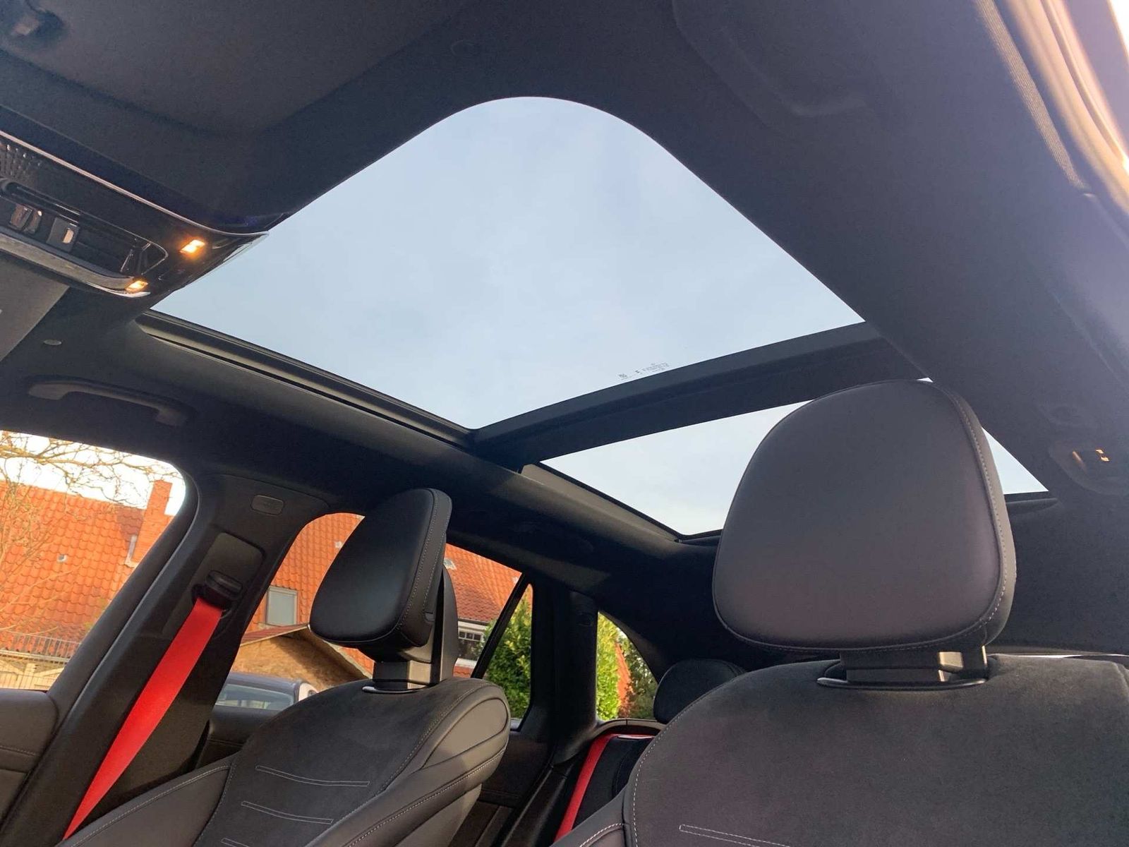 Mercedes-Benz GLC 300 de 4M AMG PREMIUM+Dist+AHK+Pano+Burm+Key