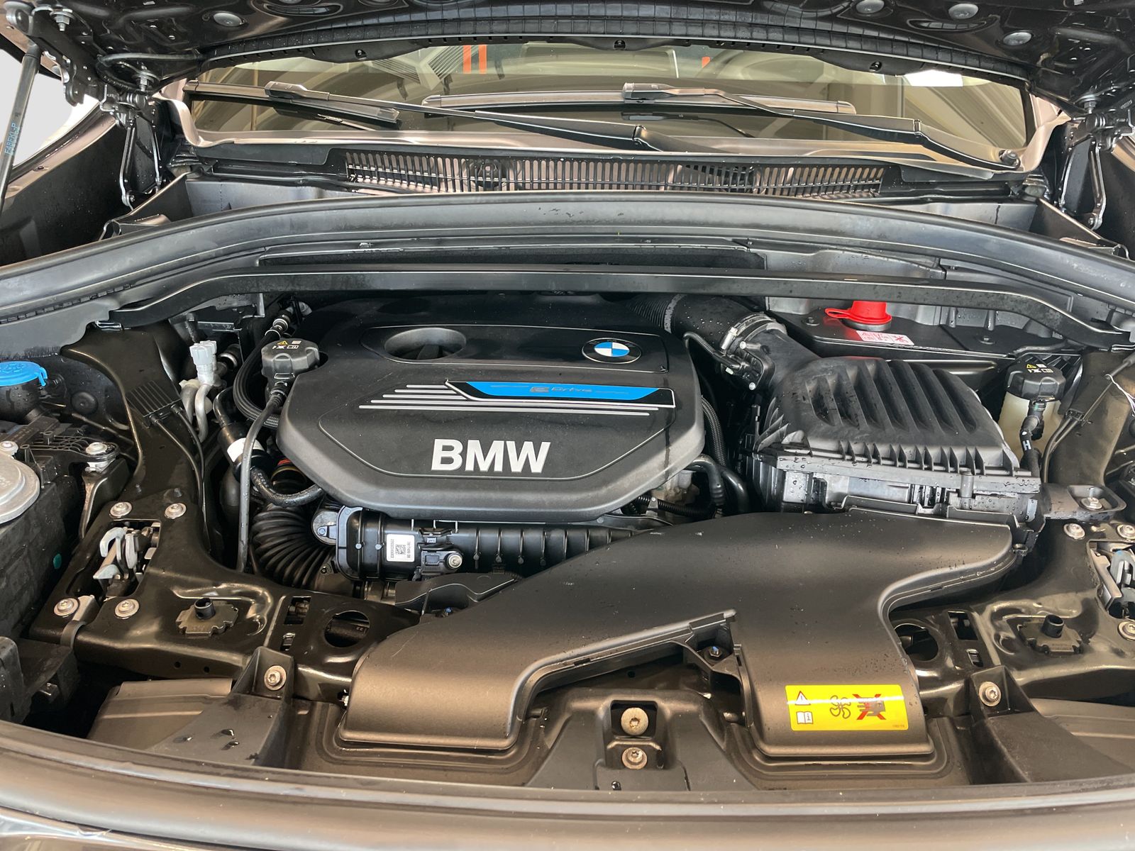BMW X1 xDrive25e Sport Line - Samsaru's Car Outlet