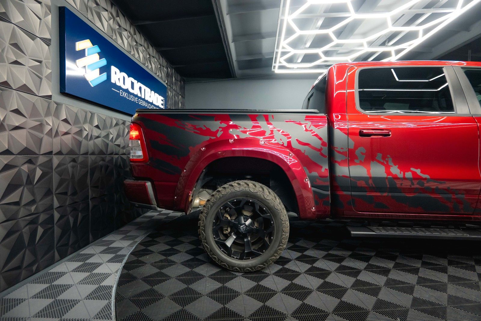 Dodge RAM 5.7 V8 HEMI 4x4 OFFROAD Night-Paket *LED*19%