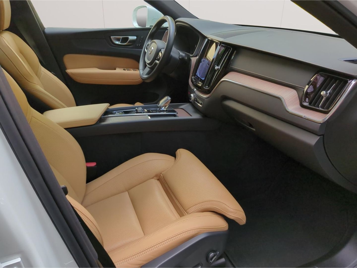 Volvo XC60 B6 AWD Inscription *Luft*SH*Pano*Nappa*