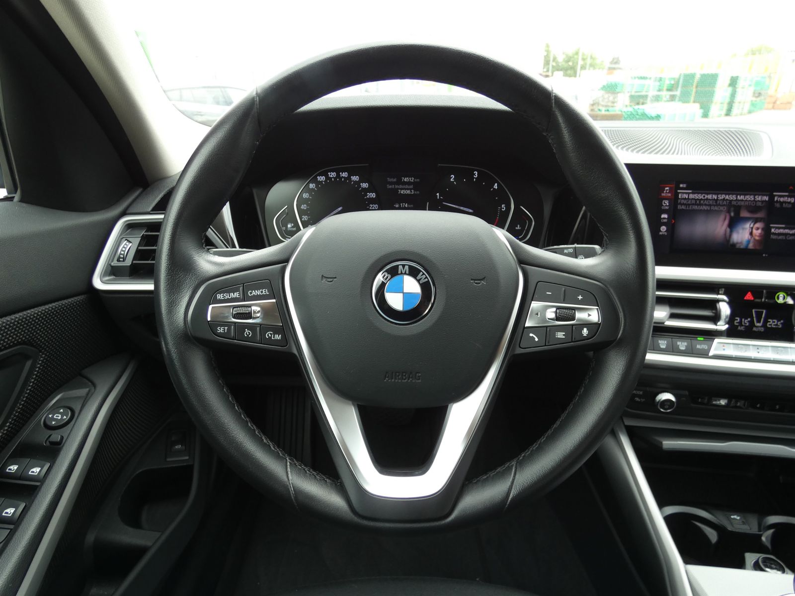 BMW 318d Touring Advantage - Samsaru's Car Outlet