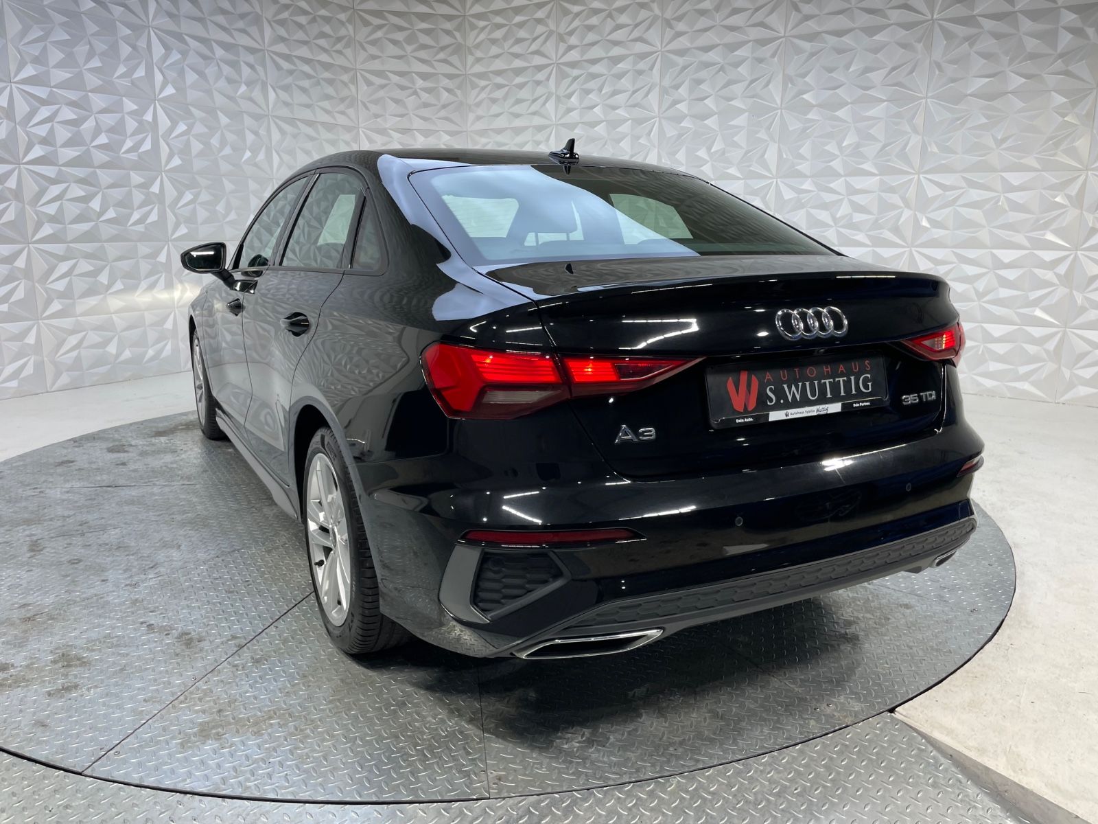 Audi A3 Limousine 35 TDI S line+LED+NAVI+ACC+DAB+SOUN