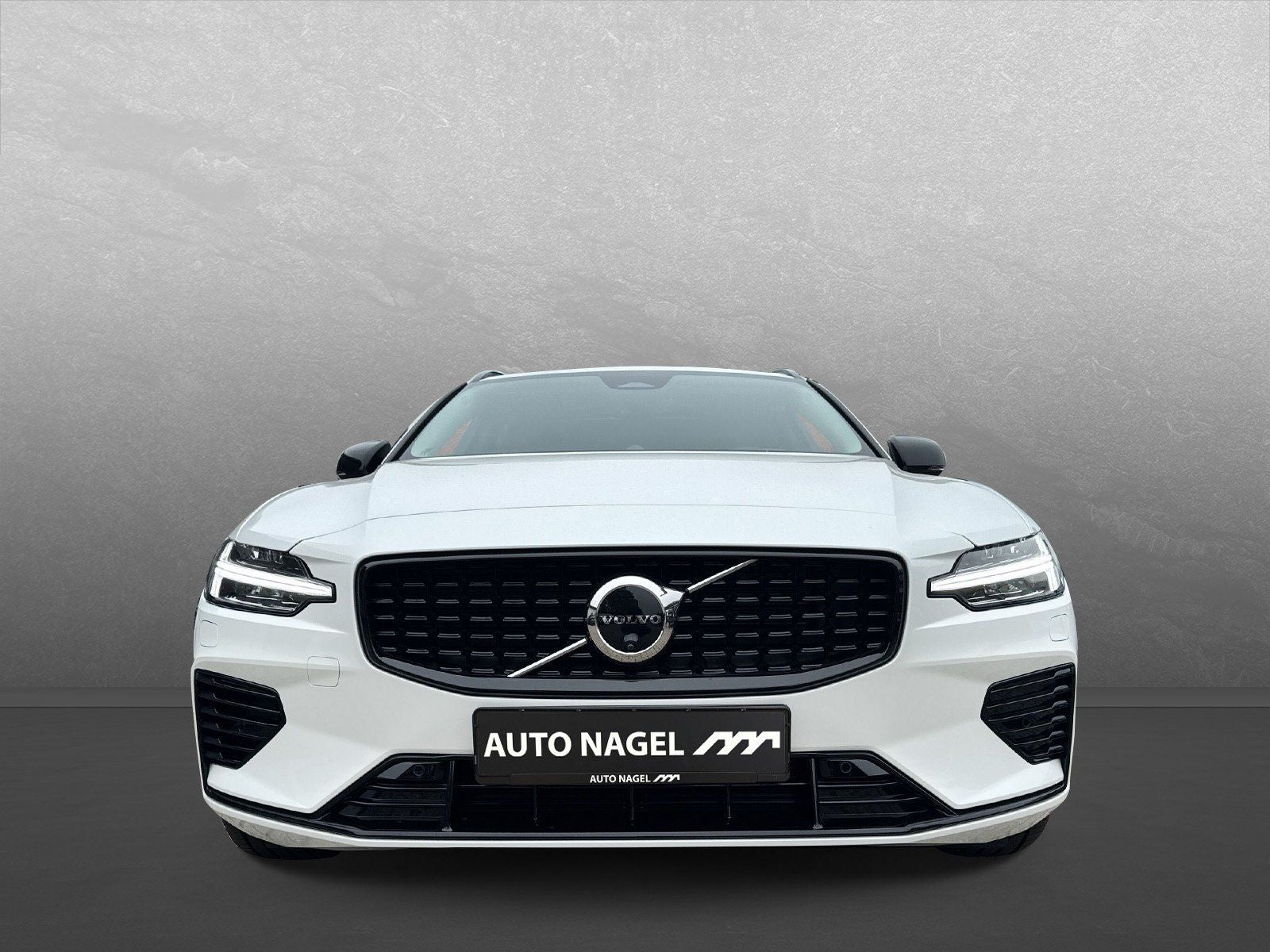 Volvo V60 T6 AWD Ultra Dark Plug-in Hybrid+AHK