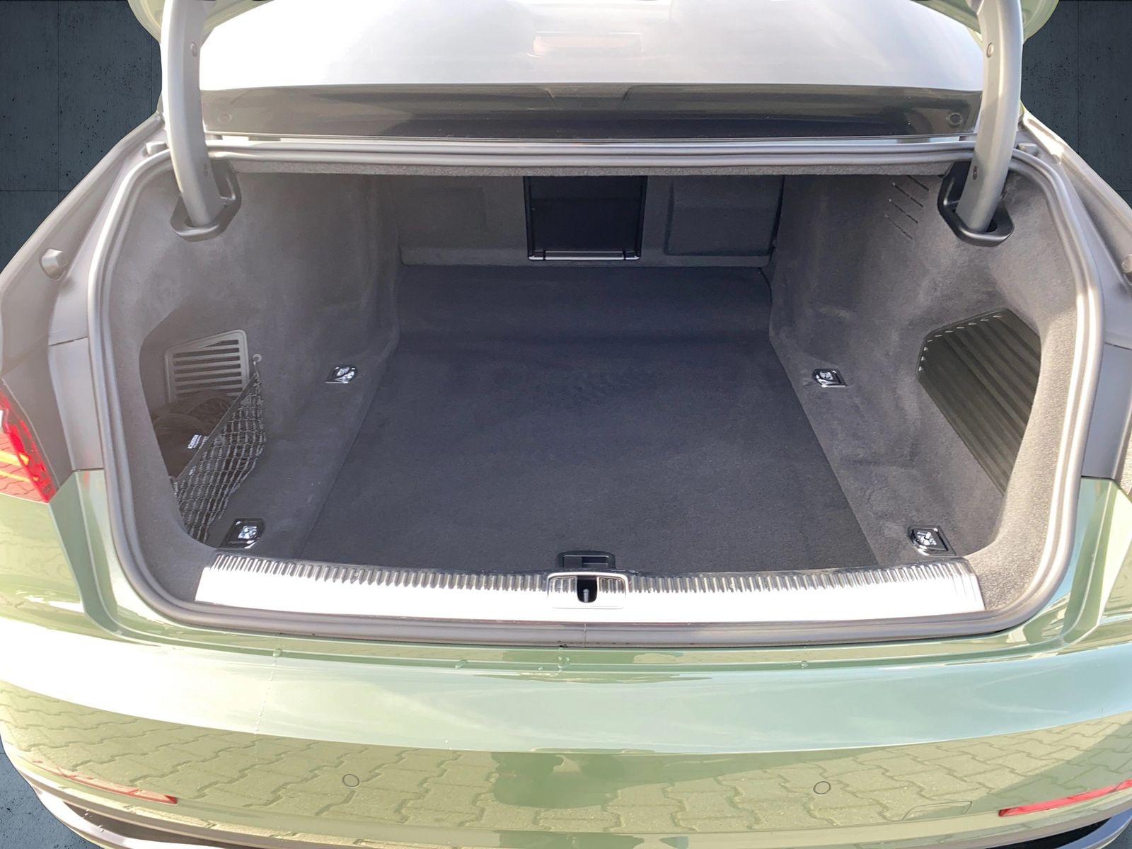 Audi A8 55 TFSI qu. S line - Samsaru's Car Outlet