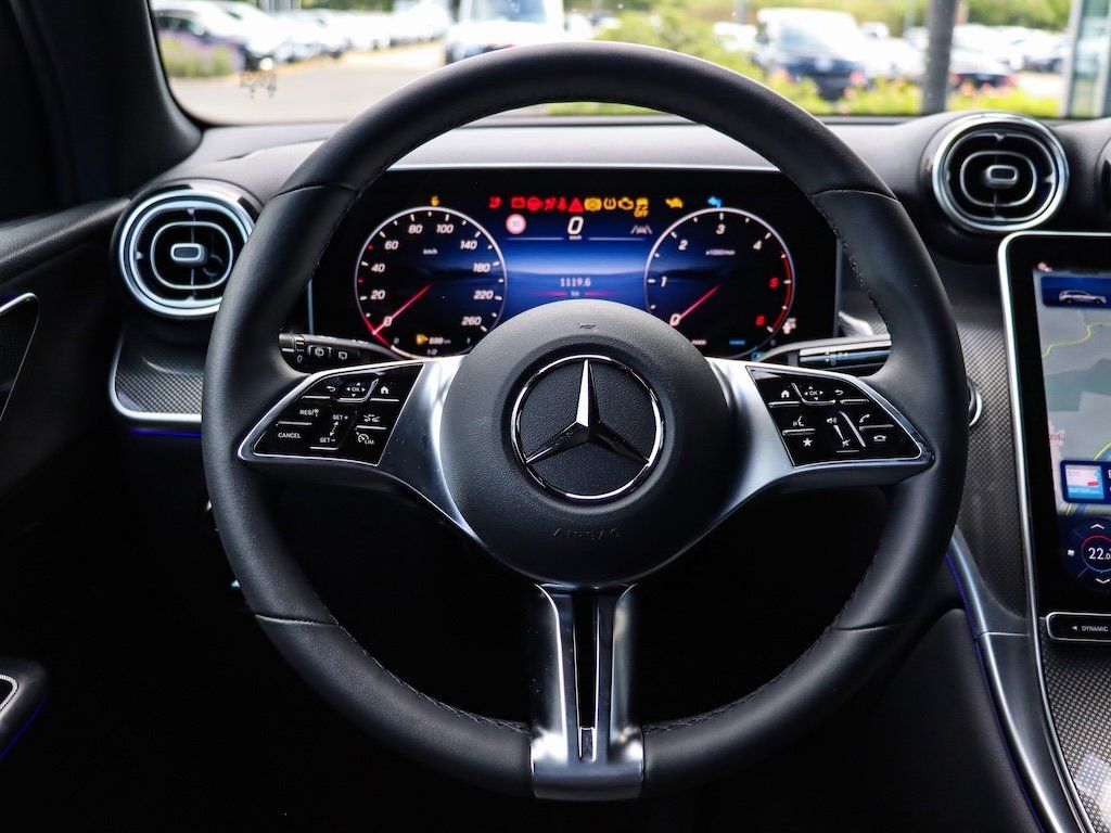 Mercedes-Benz GLC 220 d 4M Avantgarde AHK/Memory/19Zoll/Digi