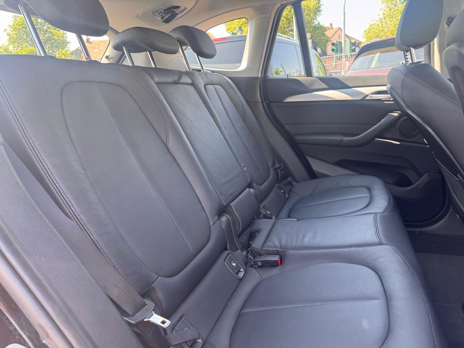 BMW X1 xDrive25e Advantage - Samsaru's Car Outlet