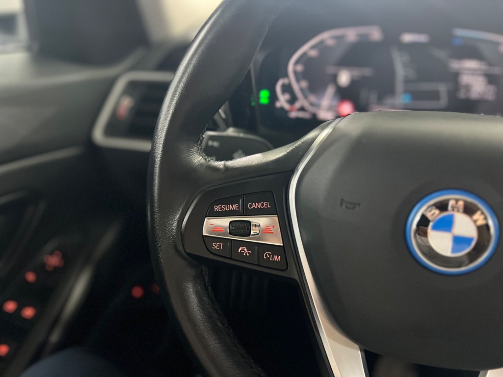 BMW 330 e Advantage Touring - Samsaru's Car Outlet