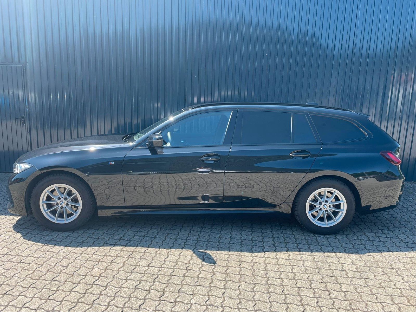 BMW 320D Aut Touring M SPORT - Samsaru's Car Outlet