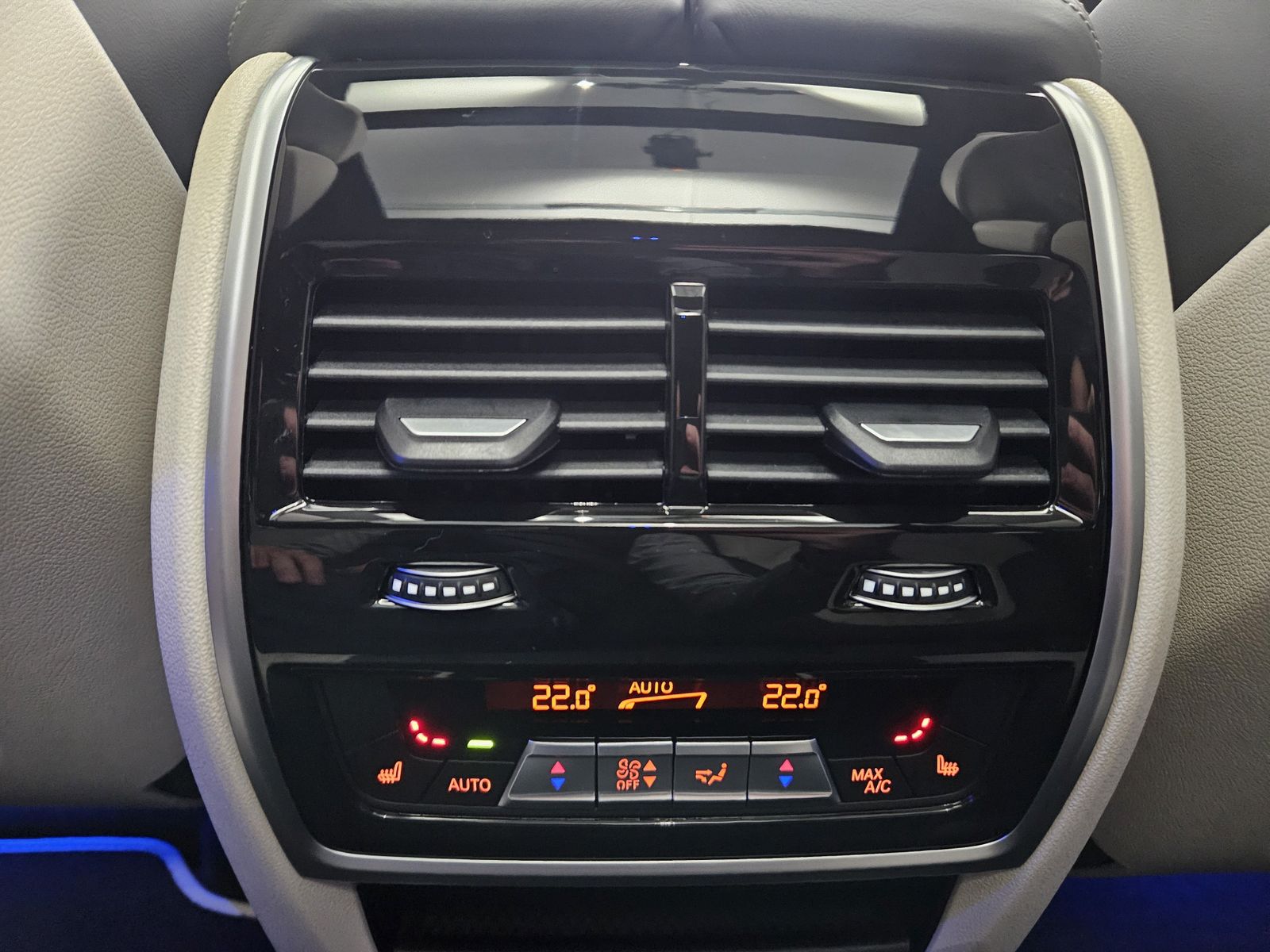 BMW X6 xDrive40d M Sport HUD AHK Pano Luftfahrwerk