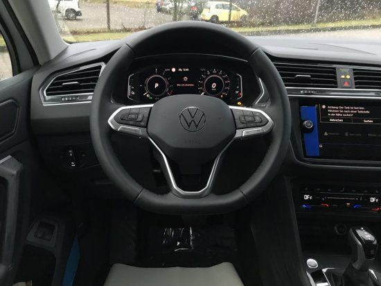 Volkswagen Tiguan 1.4 e-Hybrid Elegance - Samsaru's Car Outlet