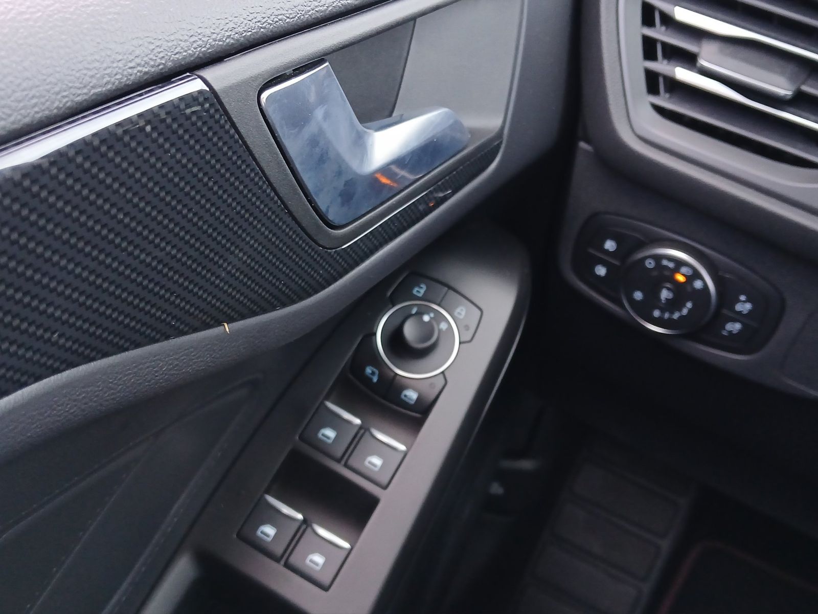 Ford Focus ST-Line X Turnier Aut.*AHK*ACC*HUD*KAM*NAV