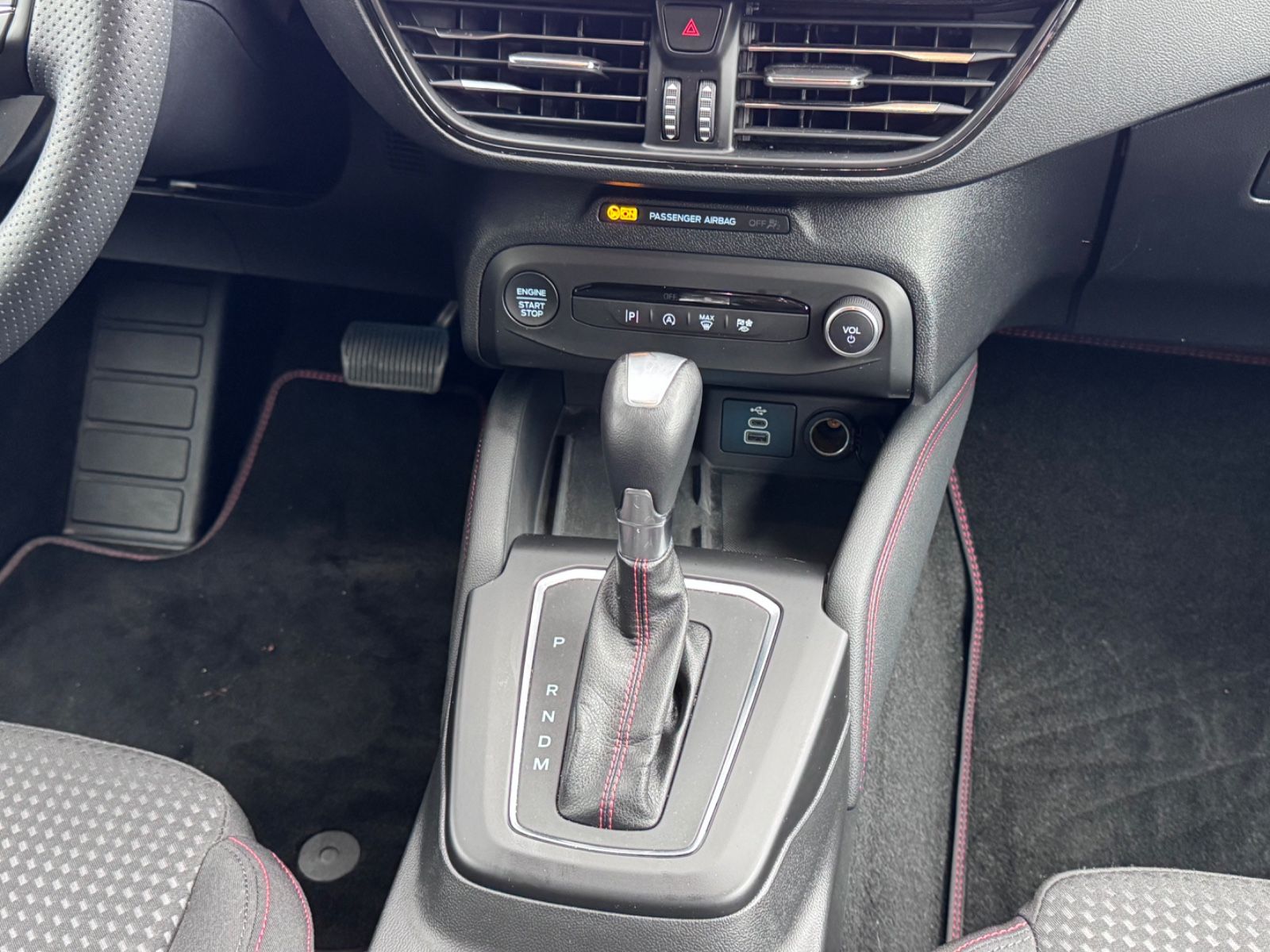 Ford Focus Turnier ST-Line X GROSSES-NAVI,AUTOMATIK