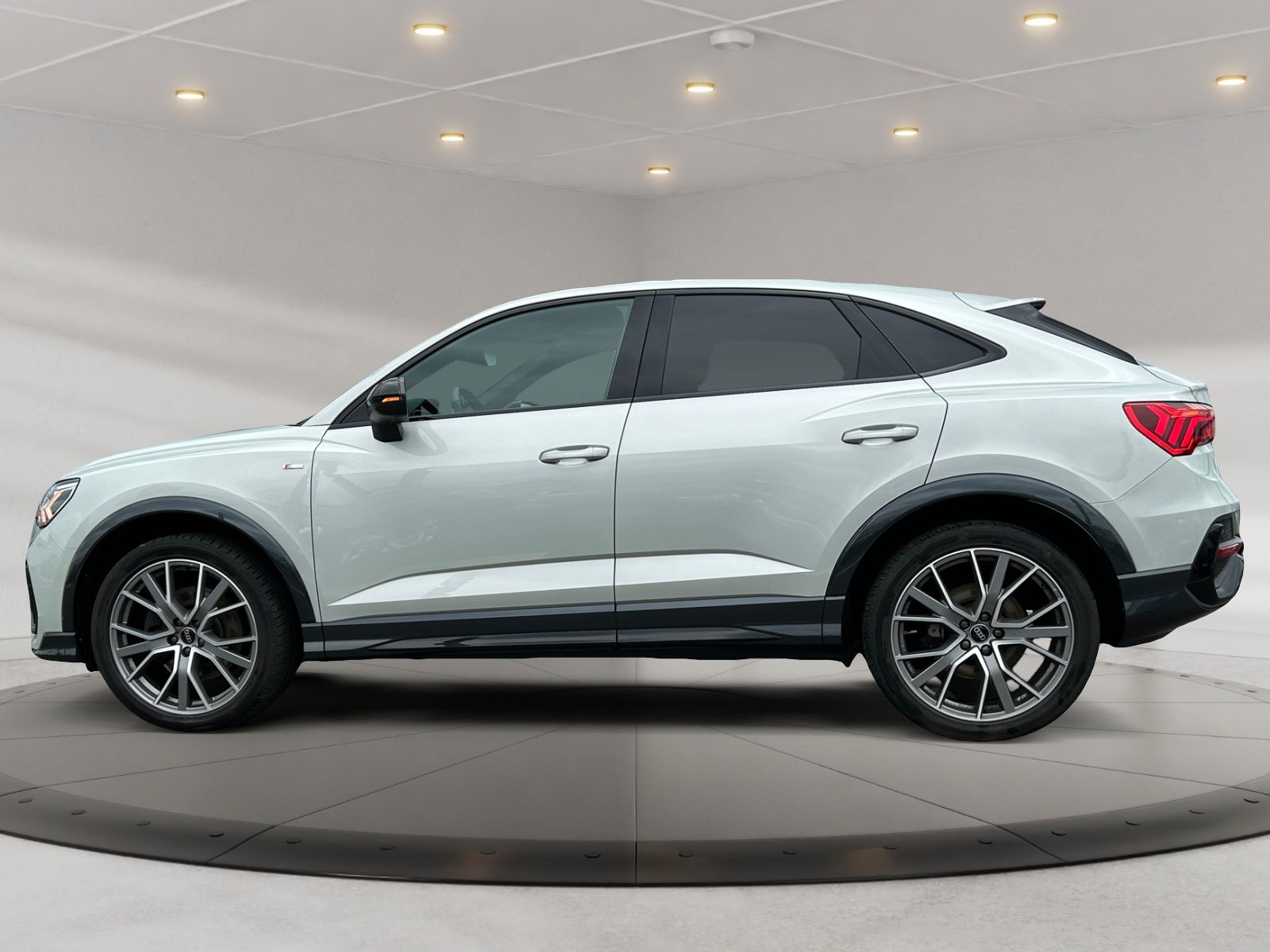 Audi Q3 Sportback S line 40 TDI quattro - Samsaru's Car Outlet