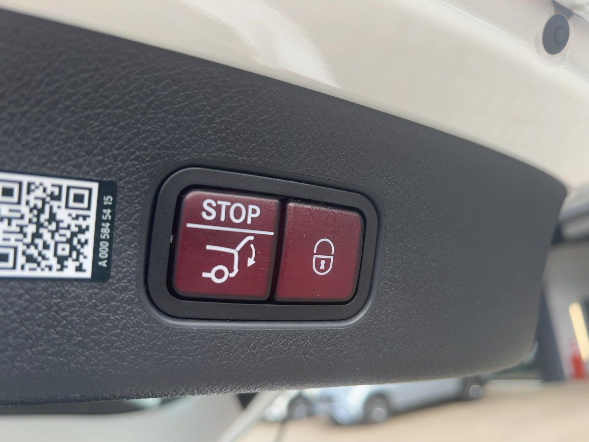 Mercedes-Benz GLC 300 d 4M AMG Line DigiLight|KeyGo|S-Dach|TWA