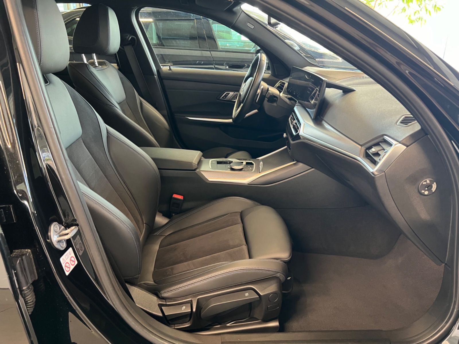 BMW 320 d xDrive M Sport - Samsaru's Car Outlet