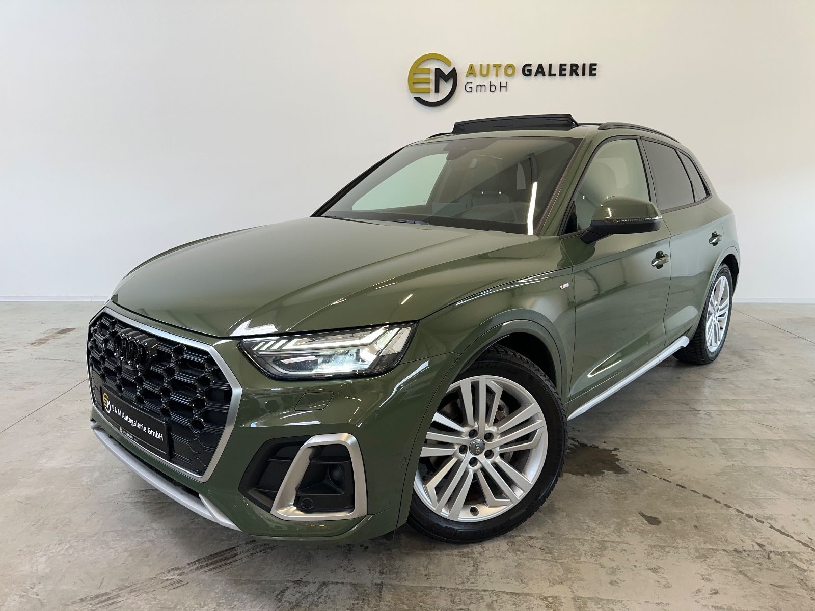 Audi Q5 45 TFSI quattro S line - Samsaru's Car Outlet