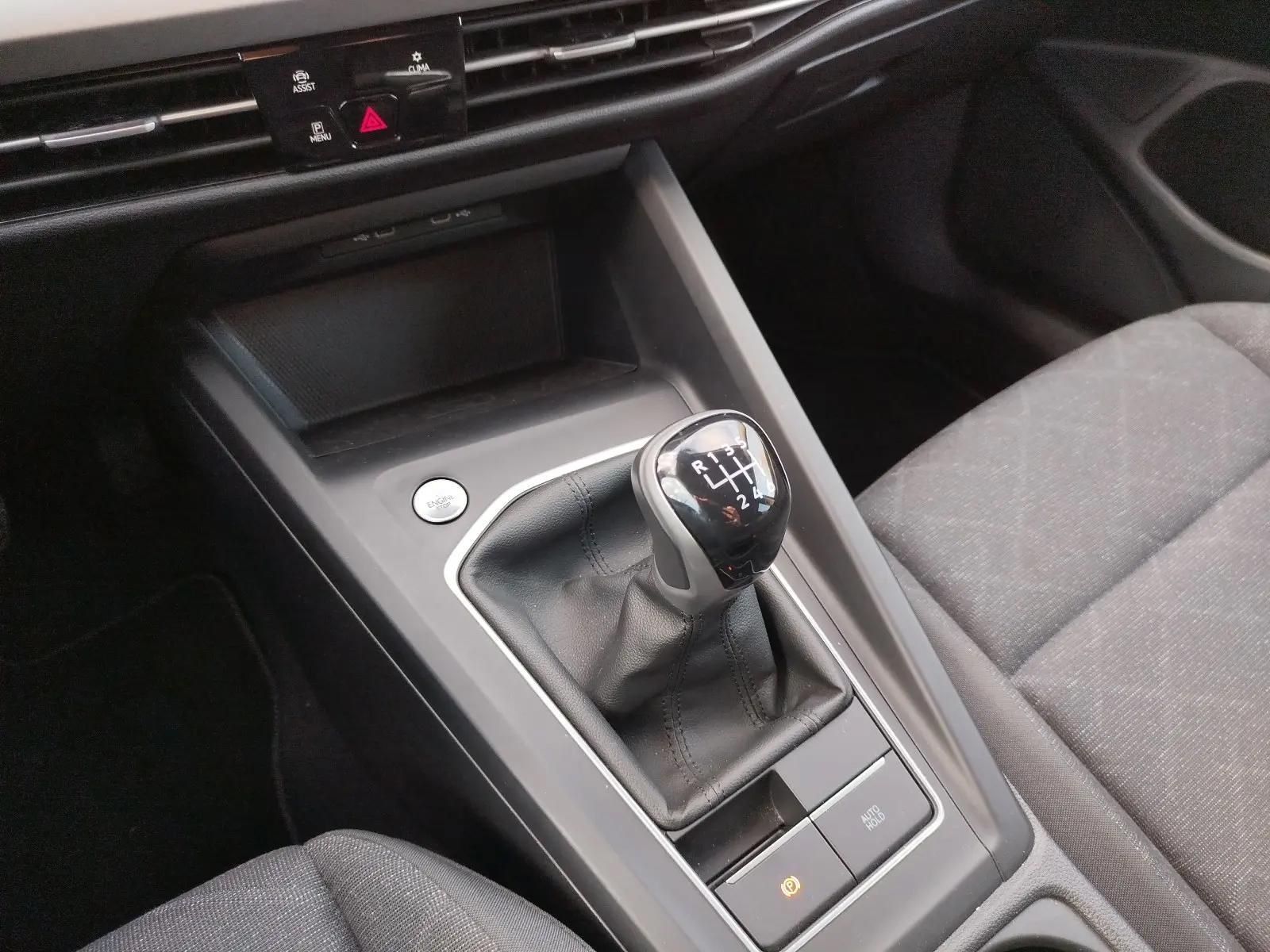 Volkswagen Golf Life 1.5 TSI - Samsaru's Car Outlet