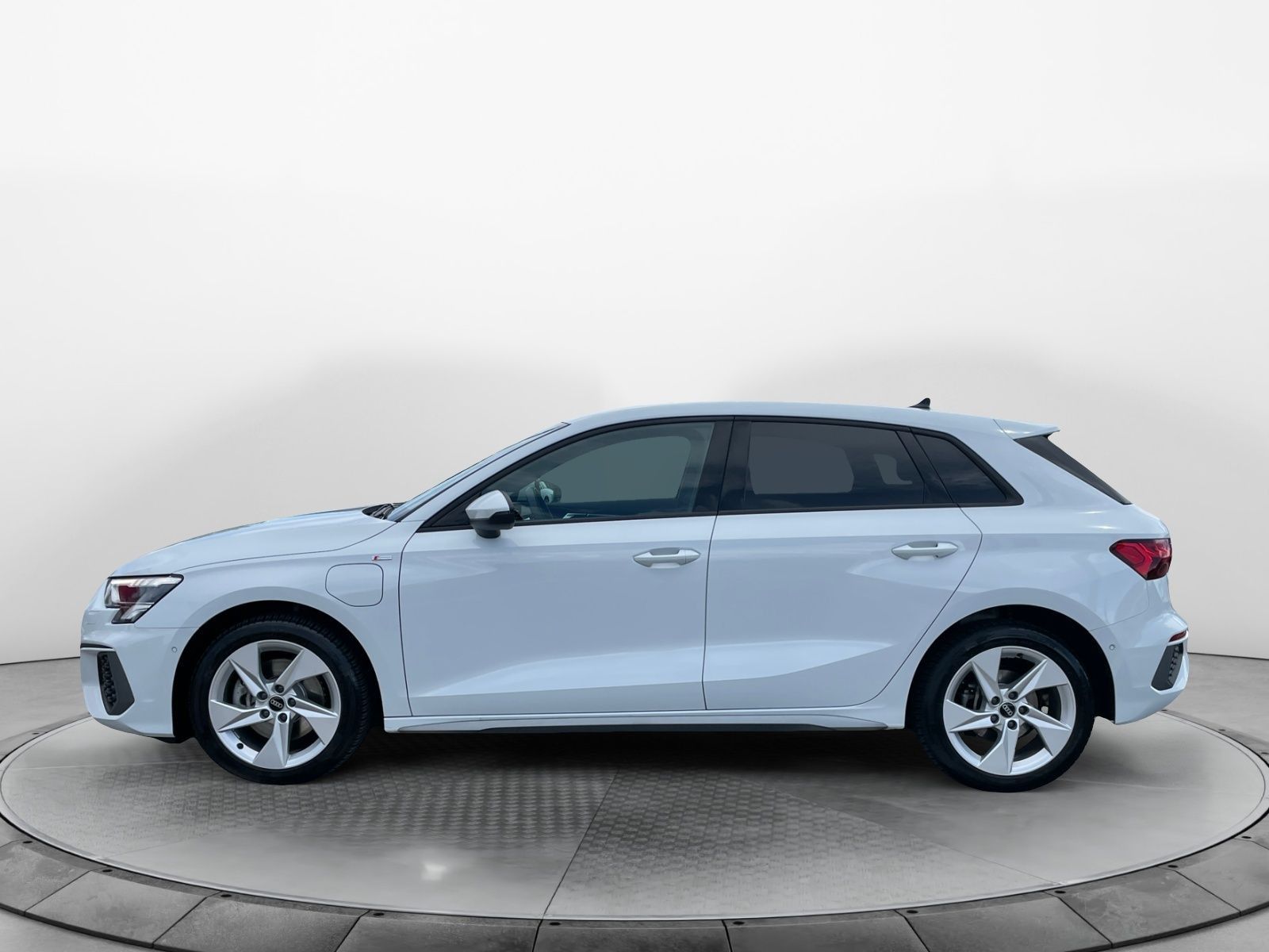 Audi A3 Sportback 40 TFSI e S-Tronic S-Line - Samsaru's Car Outlet