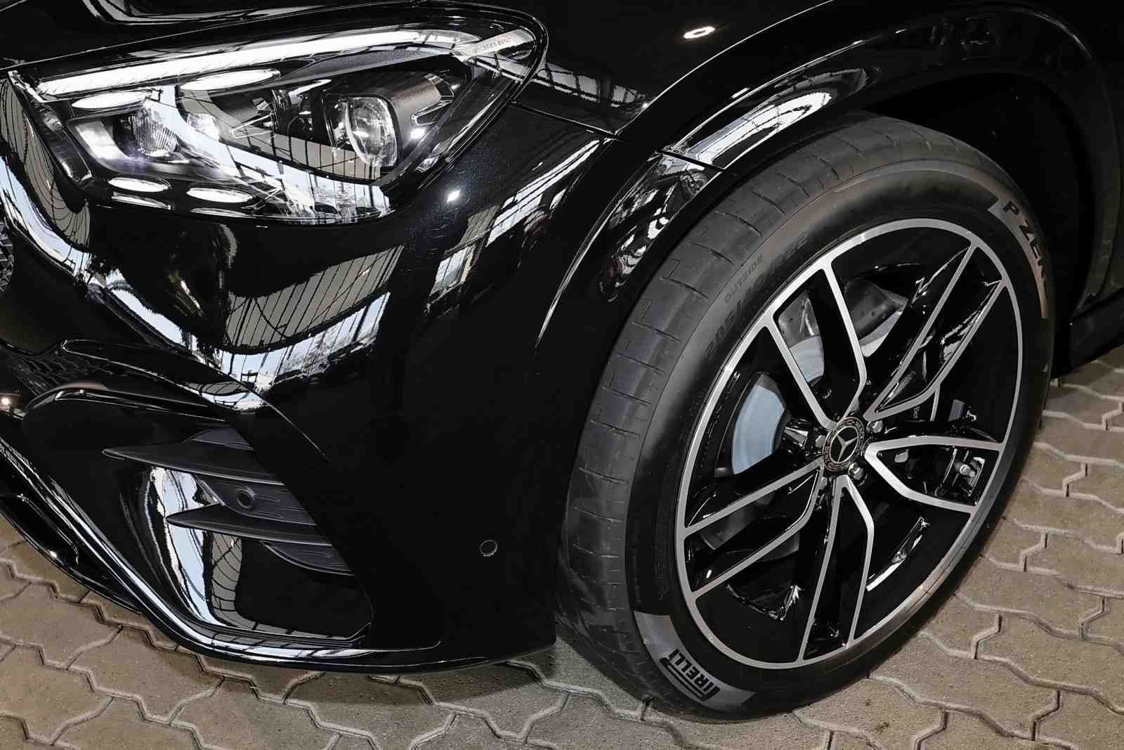 Mercedes-Benz GLE 450 d 4M AMG MBUX+360°+M-LED+Pano+AHK+Fahras
