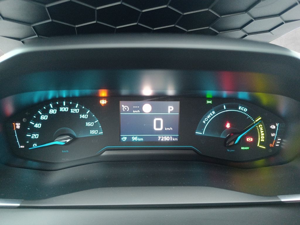 Peugeot 208 Allure - Samsaru's Car Outlet