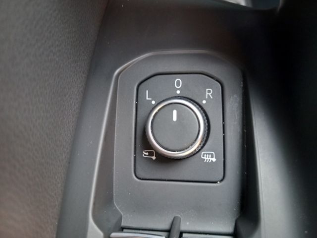 Volkswagen Touareg 3.0 TDI 4M R-Line - Samsaru's Car Outlet