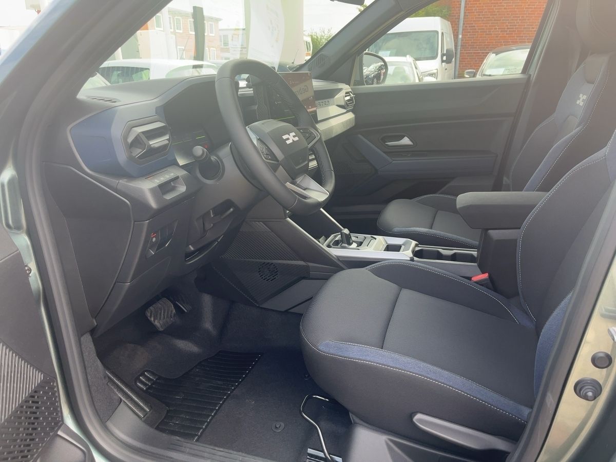 Dacia Duster Journey HYBRID 140 - Samsaru's Car Outlet