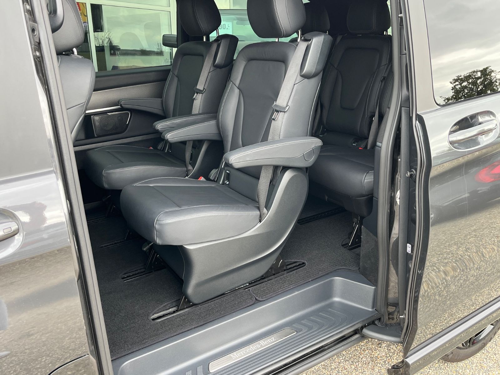 Mercedes-Benz V 300 - Samsaru's Car Outlet