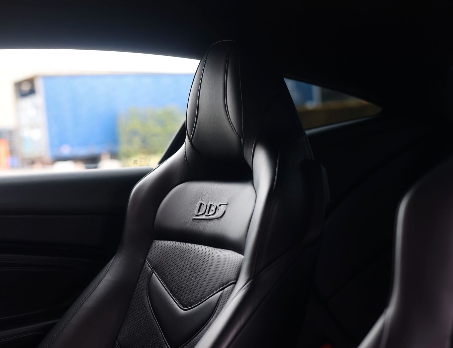 Aston Martin DBS Superleggera 5.2 V12 | B&O - Carbon