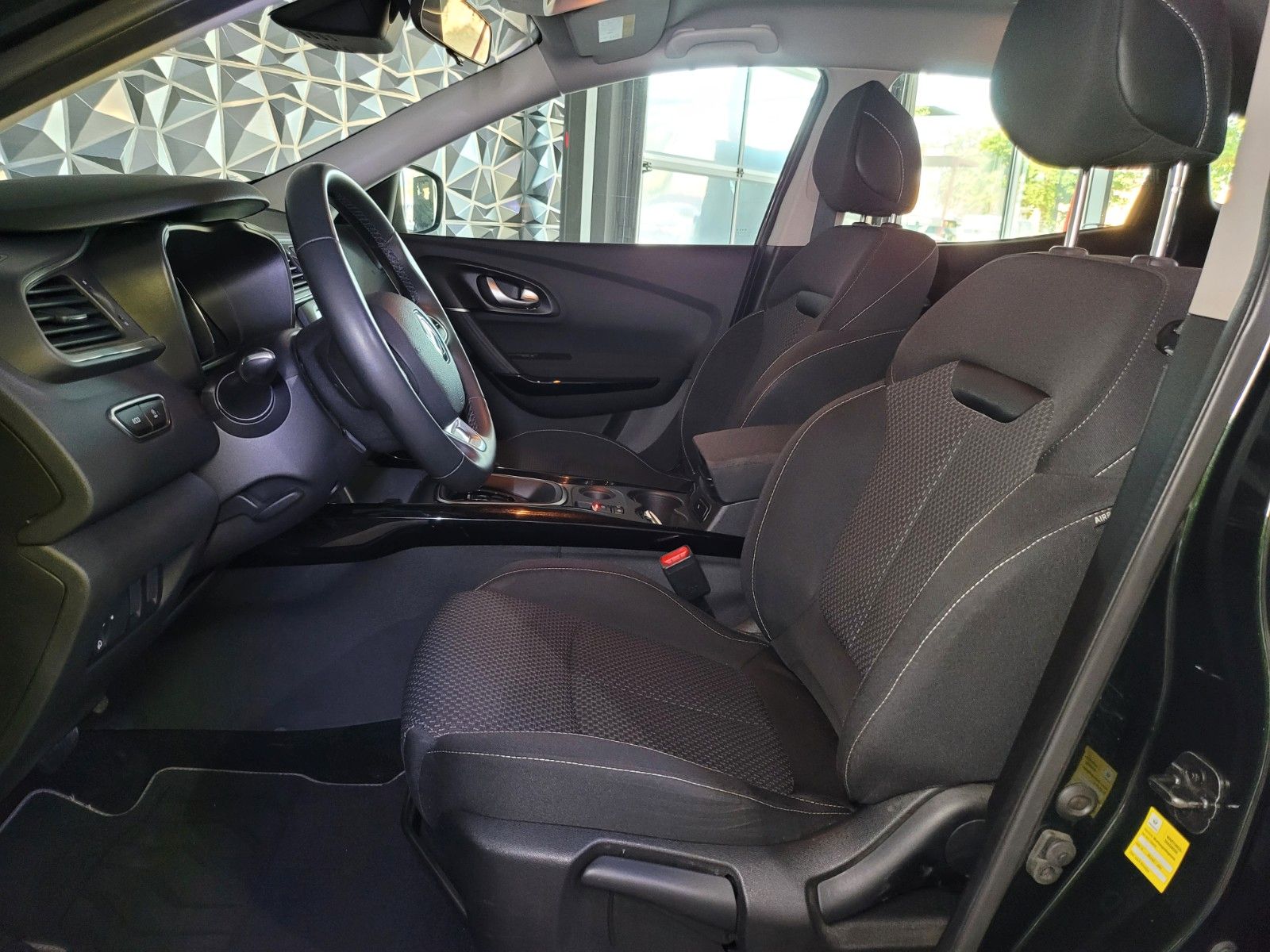 Renault Kadjar - Samsaru's Car Outlet