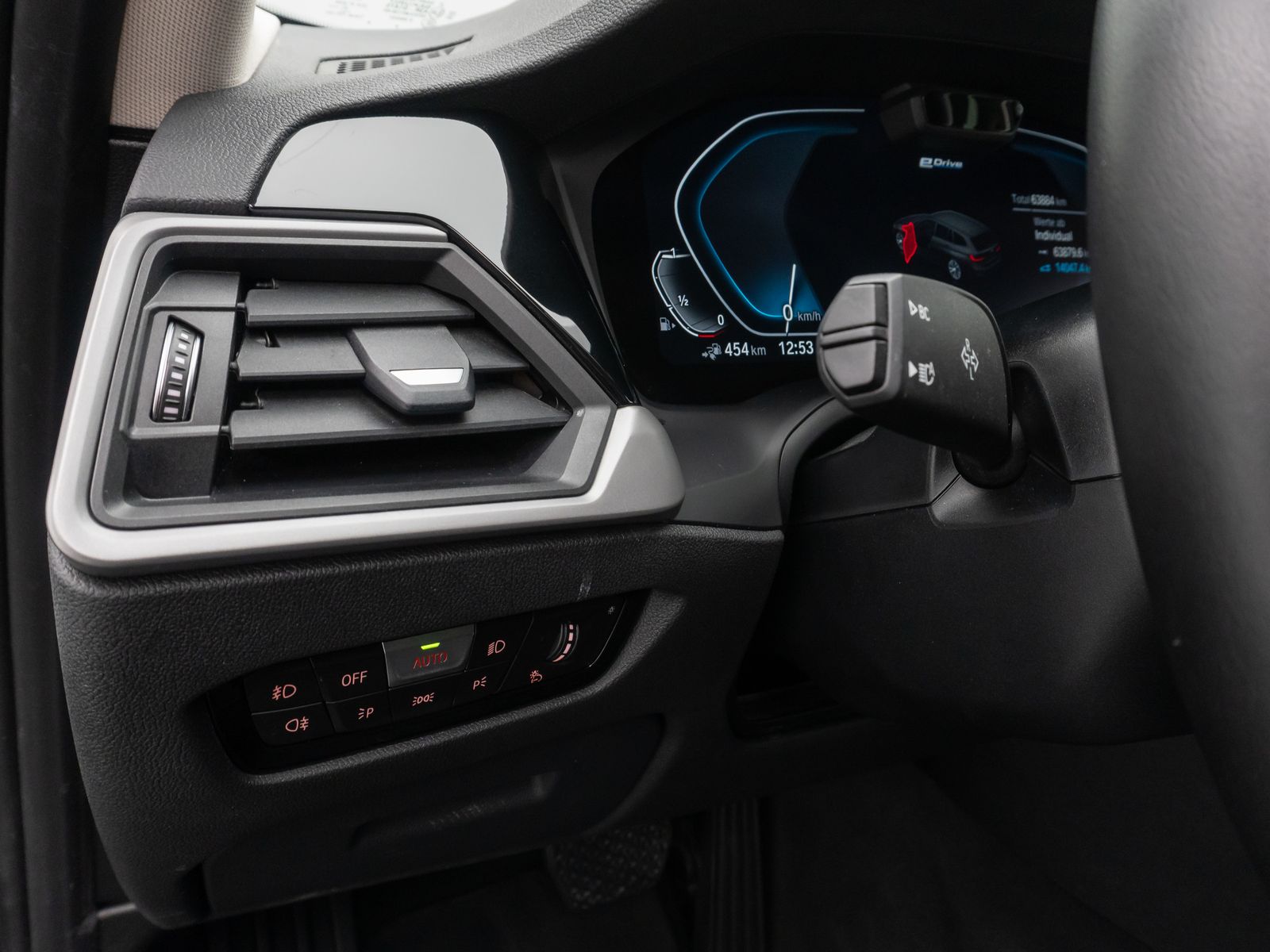 BMW 330e xD - Samsaru's Car Outlet