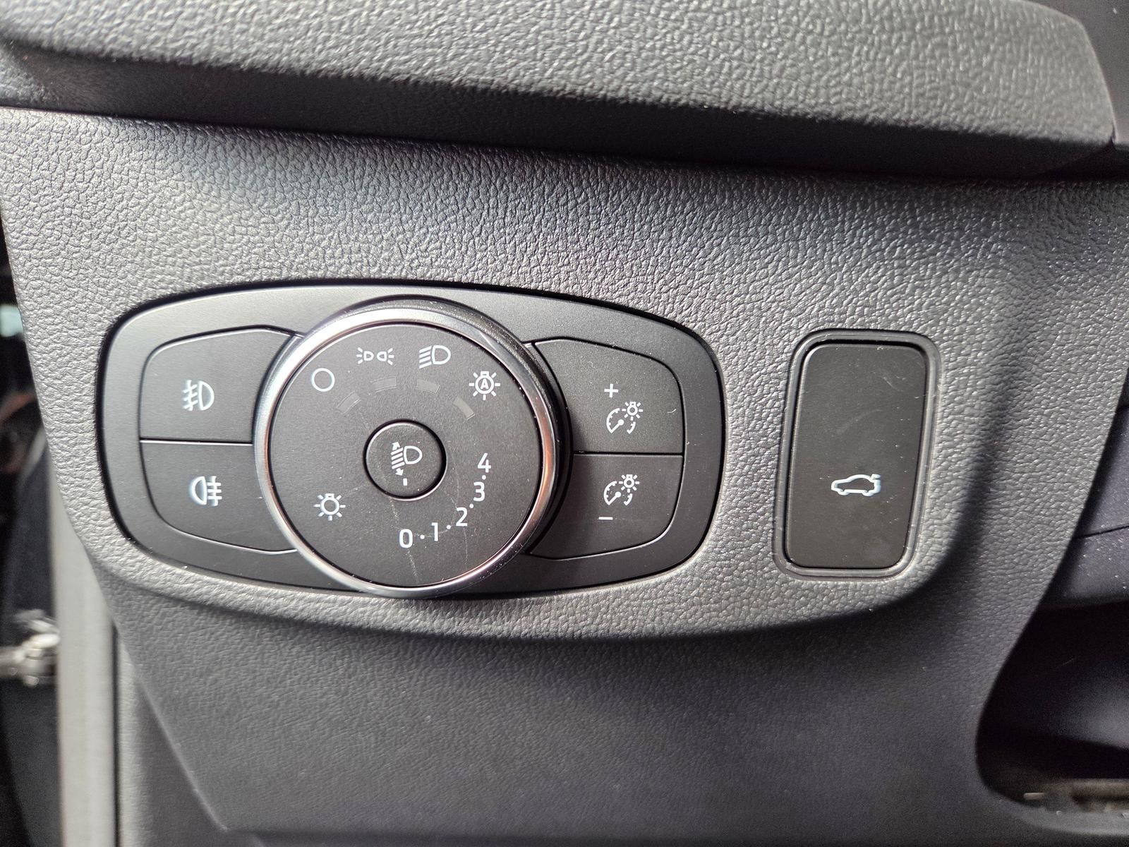 Ford Focus Turnier Active X+ AHK ABNEHMBAR+PANORAMADA